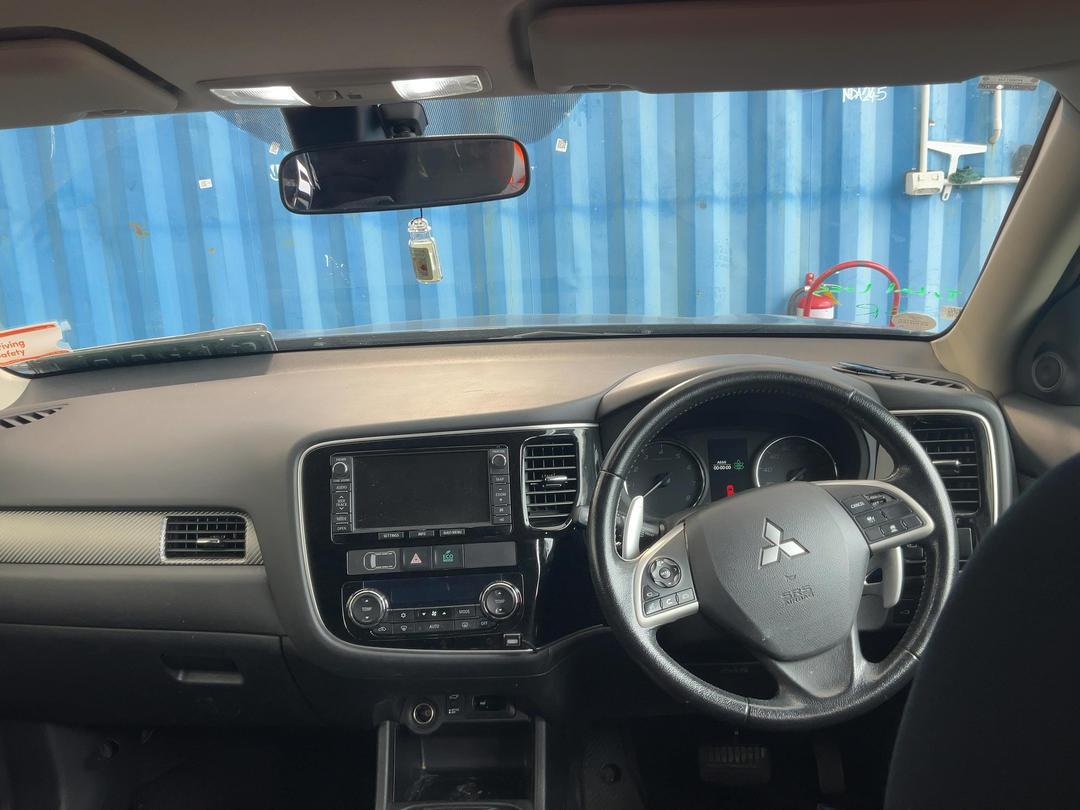 Photo '20' of Mitsubishi Outlander Photo '20' of Mitsubishi Outlander