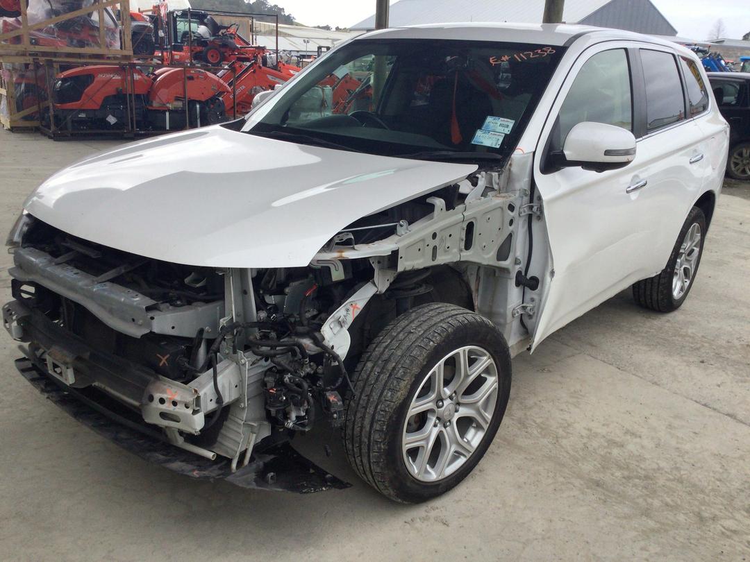 Photo '3' of Mitsubishi Outlander Phev Photo '3' of Mitsubishi Outlander Phev