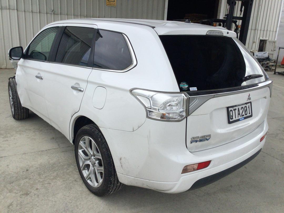 Photo '5' of Mitsubishi Outlander Phev Photo '5' of Mitsubishi Outlander Phev