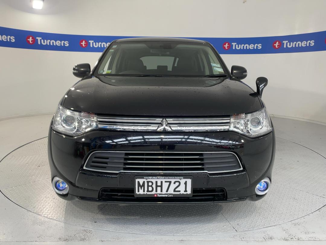 Photo '2' of Mitsubishi Outlander