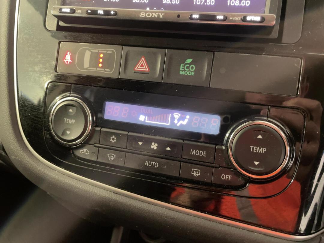 Photo '31' of Mitsubishi Outlander