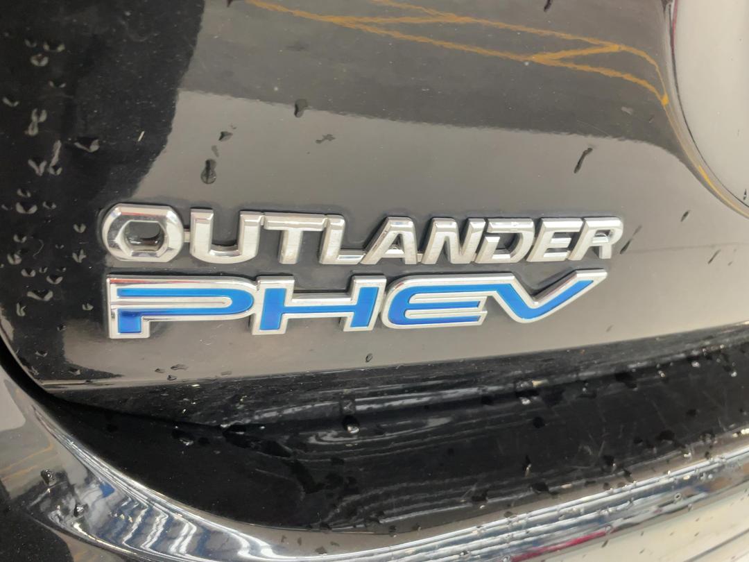 Photo '37' of Mitsubishi Outlander