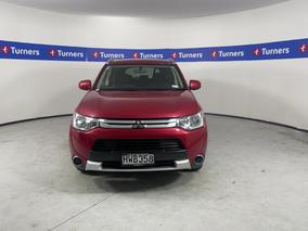 Photo '2' of Mitsubishi Outlander