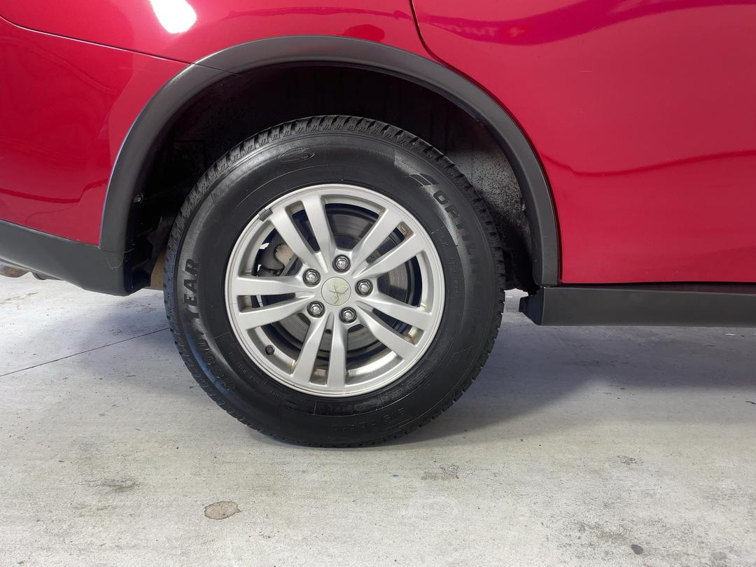 Photo '12' of Mitsubishi Outlander