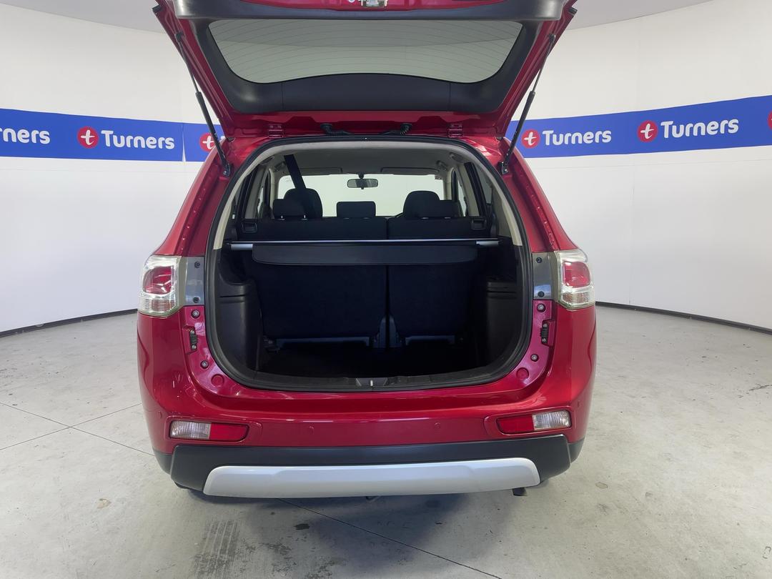 Photo '14' of Mitsubishi Outlander