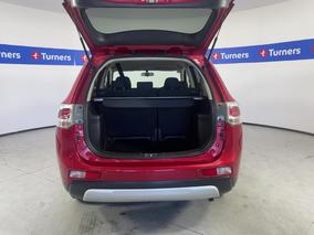 Photo '14' of Mitsubishi Outlander