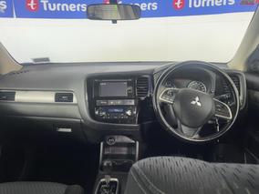 Photo '17' of Mitsubishi Outlander