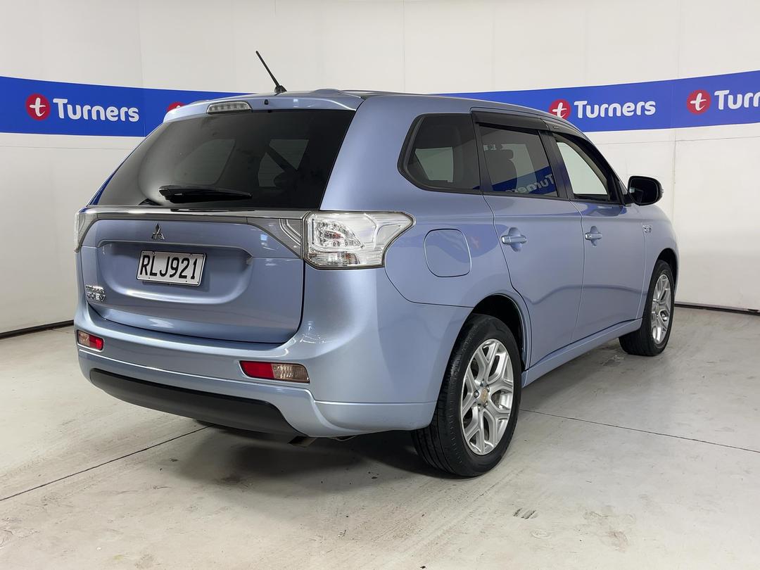 Photo '7' of Mitsubishi Outlander