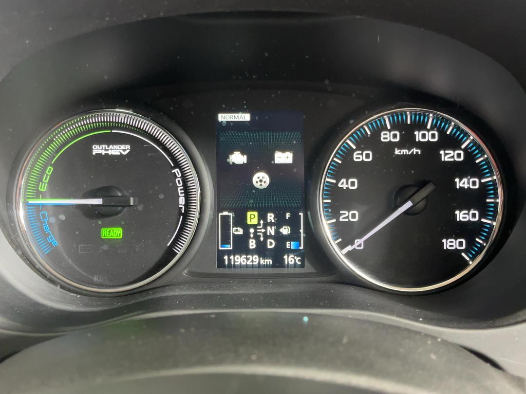Photo '21' of Mitsubishi Outlander