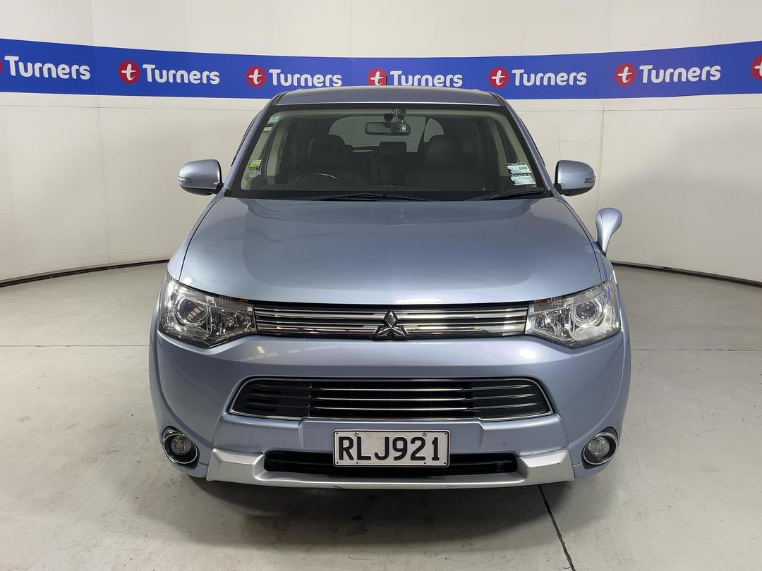 Photo '2' of Mitsubishi Outlander
