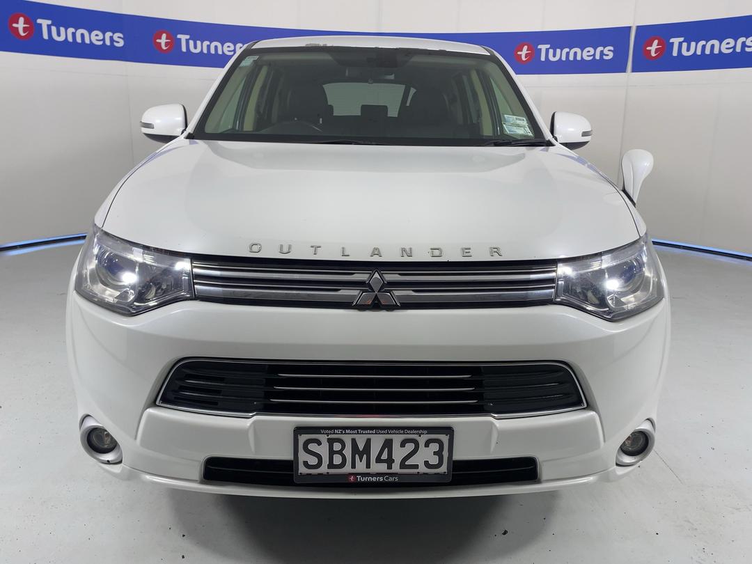Photo '2' of Mitsubishi Outlander