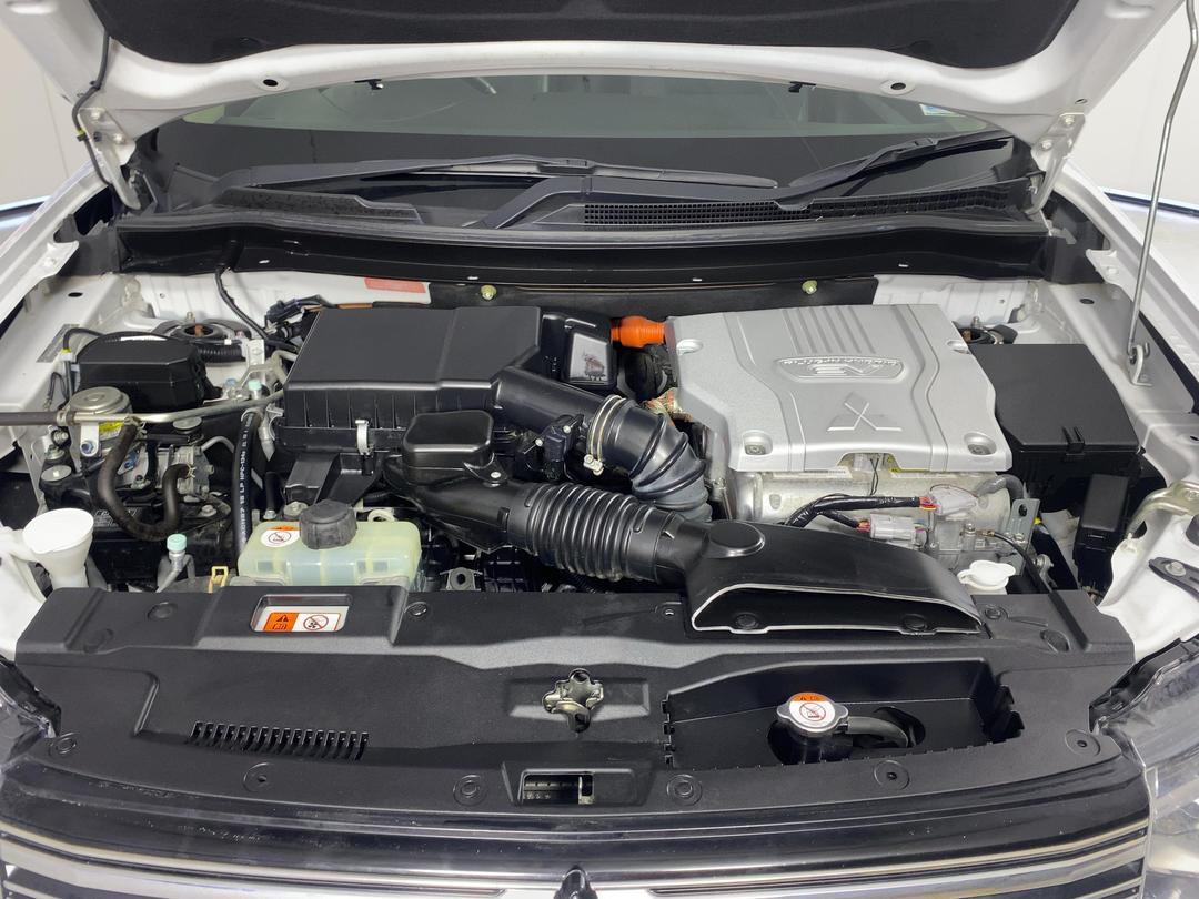 Photo '13' of Mitsubishi Outlander