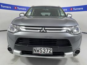 Photo '2' of Mitsubishi Outlander