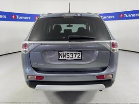 Photo '6' of Mitsubishi Outlander