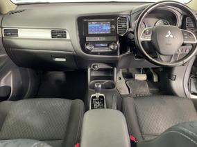 Photo '17' of Mitsubishi Outlander