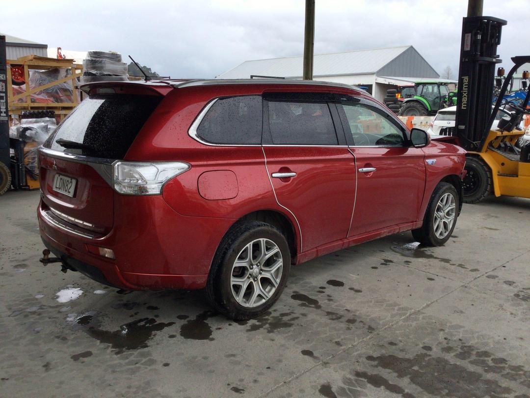 Photo '7' of Mitsubishi Outlander Phev Photo '7' of Mitsubishi Outlander Phev