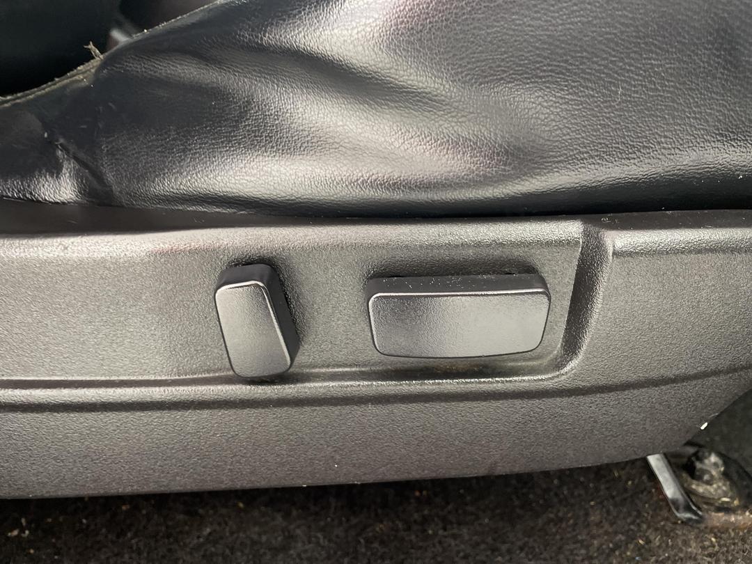 Photo '23' of Mitsubishi Triton