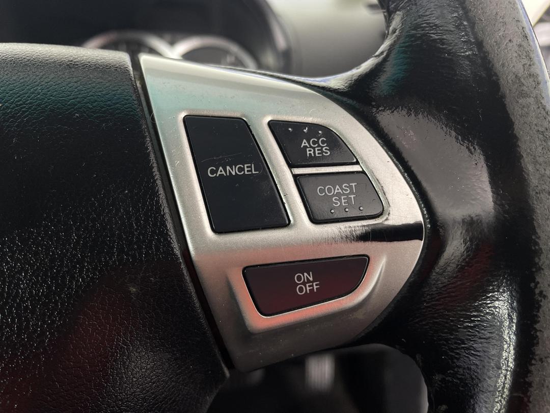 Photo '25' of Mitsubishi Triton