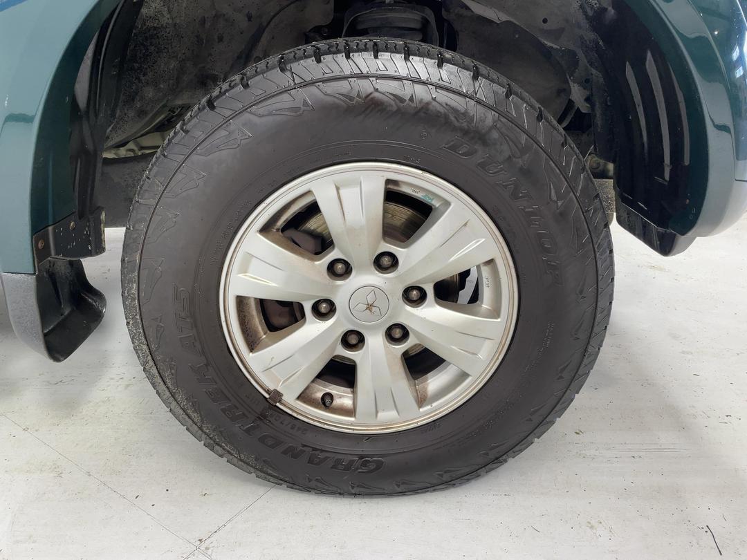 Photo '9' of Mitsubishi Triton