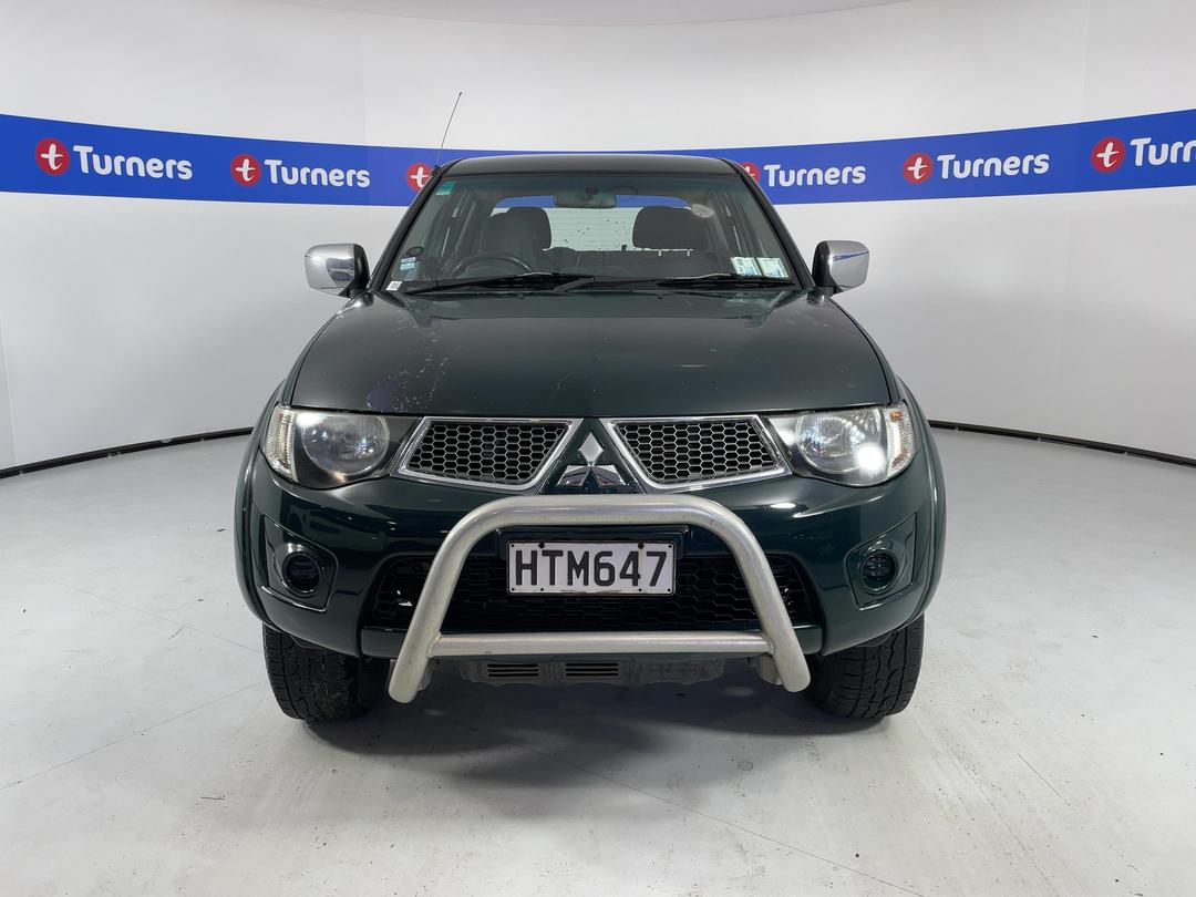 Photo '2' of Mitsubishi Triton