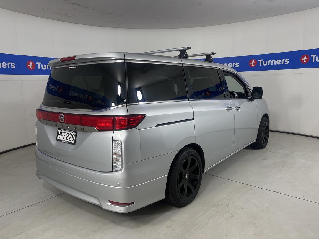 Photo '7' of Nissan Elgrand