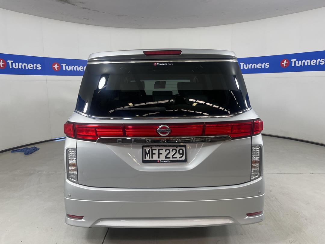 Photo '9' of Nissan Elgrand