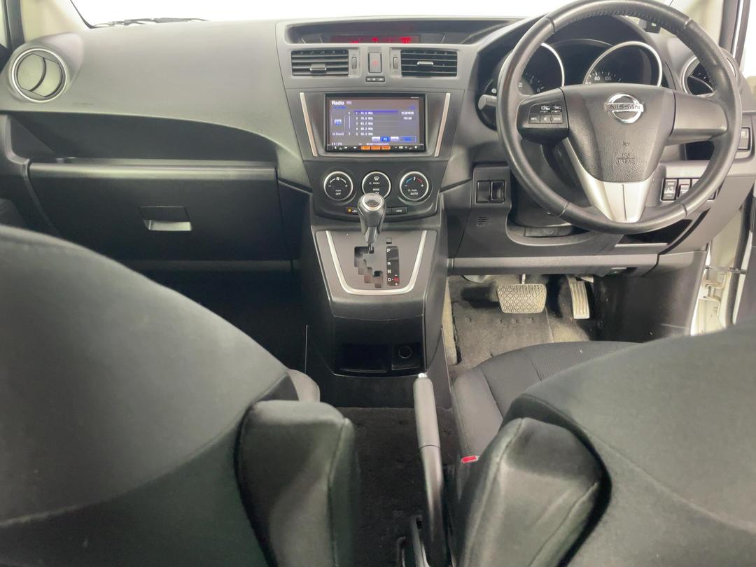 Photo '18' of Nissan Lafesta