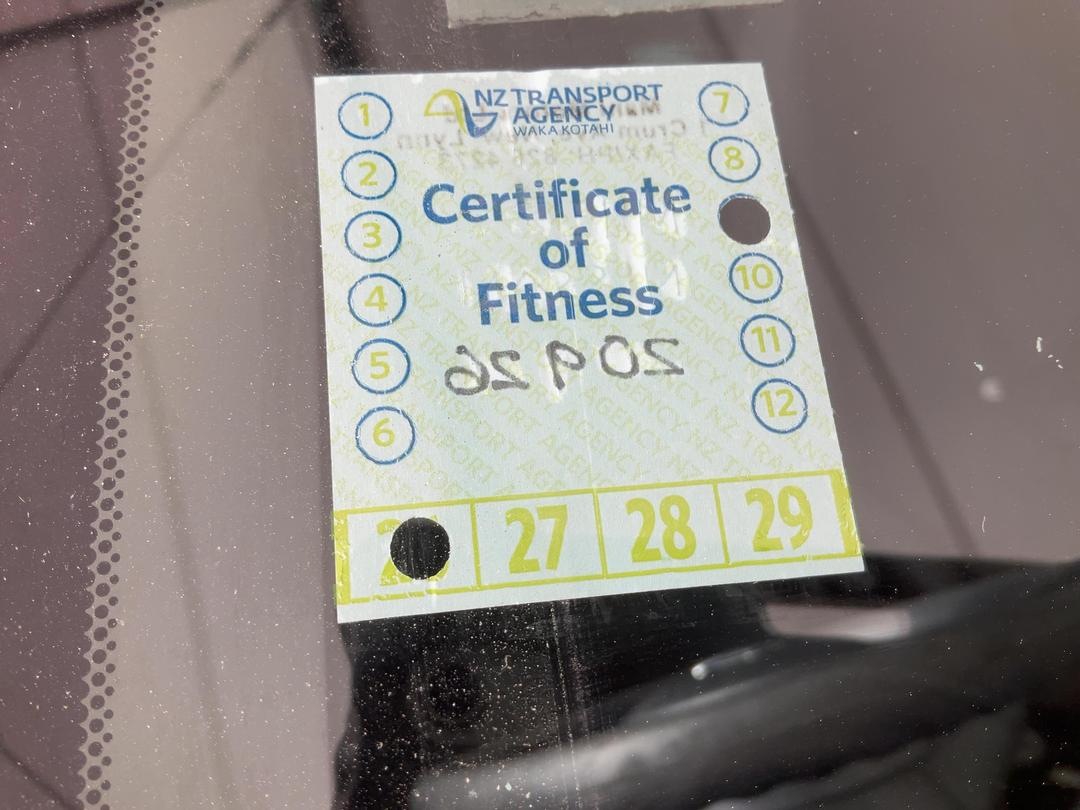 Photo '21' of Nissan Latio