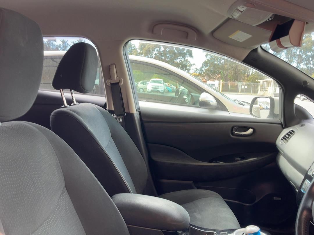 Photo '16' of Nissan Leaf