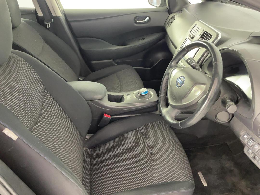 Photo '16' of Nissan Leaf