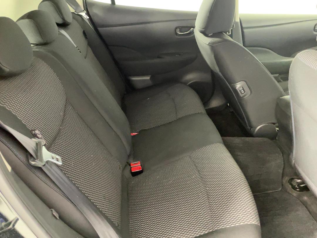 Photo '20' of Nissan Leaf