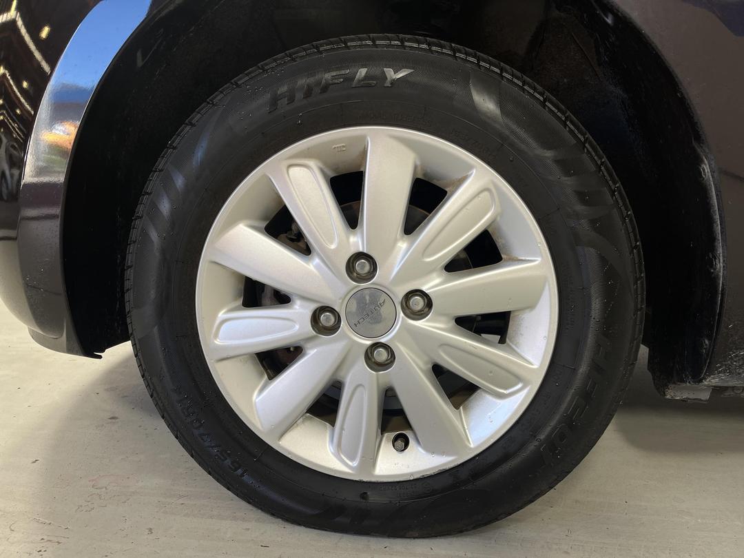 Photo '10' of Nissan March