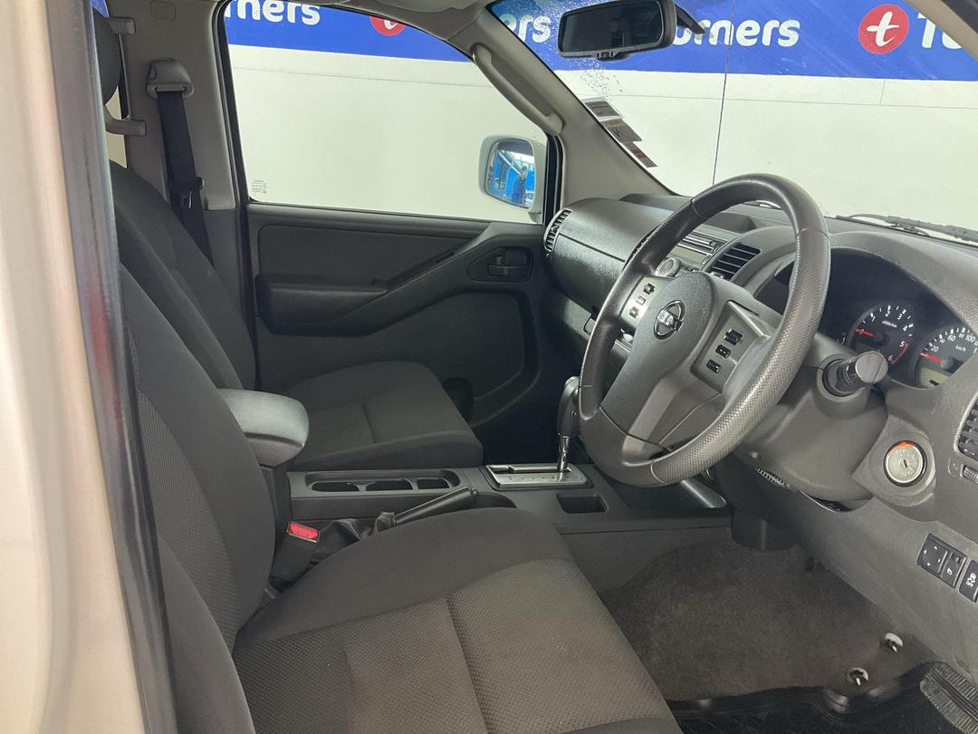 Photo '16' of Nissan Navara