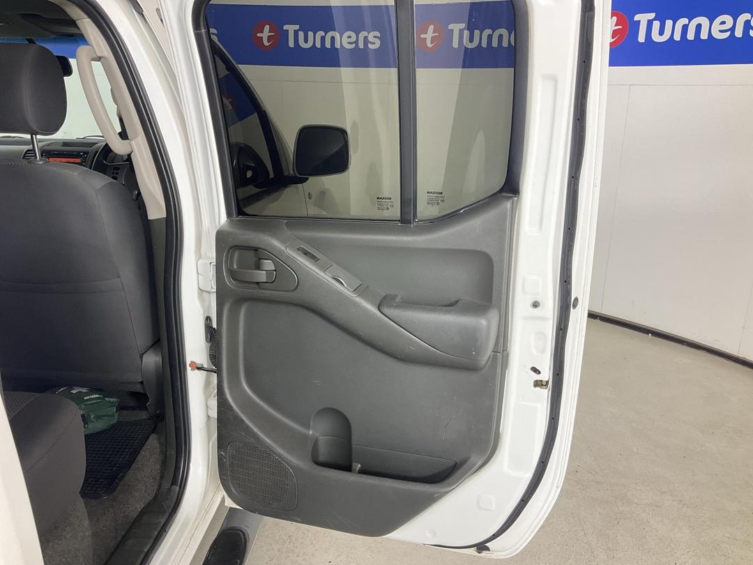 Photo '19' of Nissan Navara