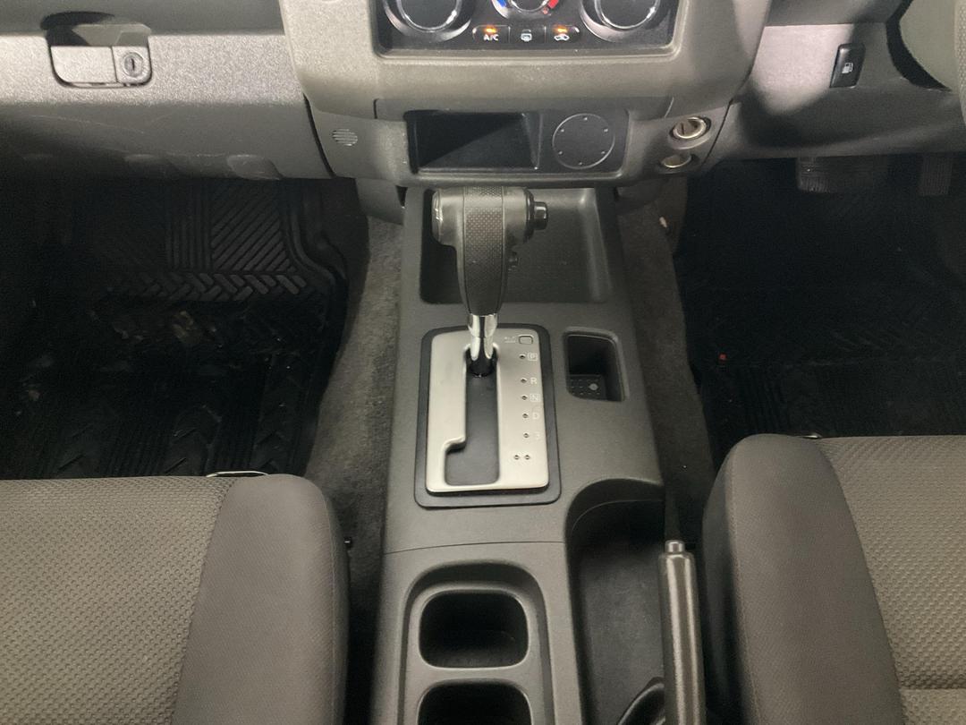 Photo '18' of Nissan Navara