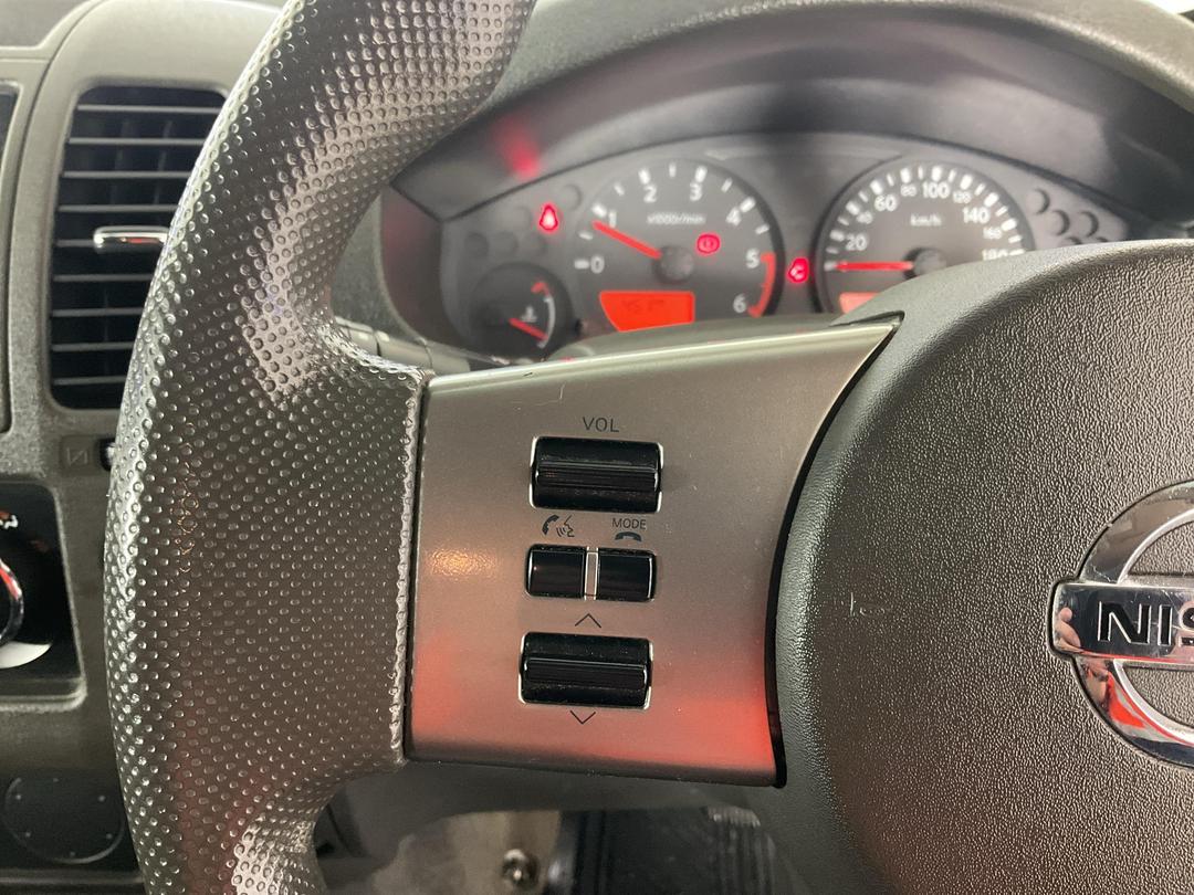 Photo '27' of Nissan Navara