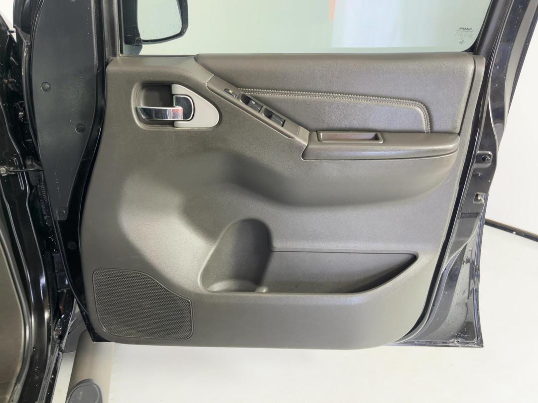 Photo '21' of Nissan Navara