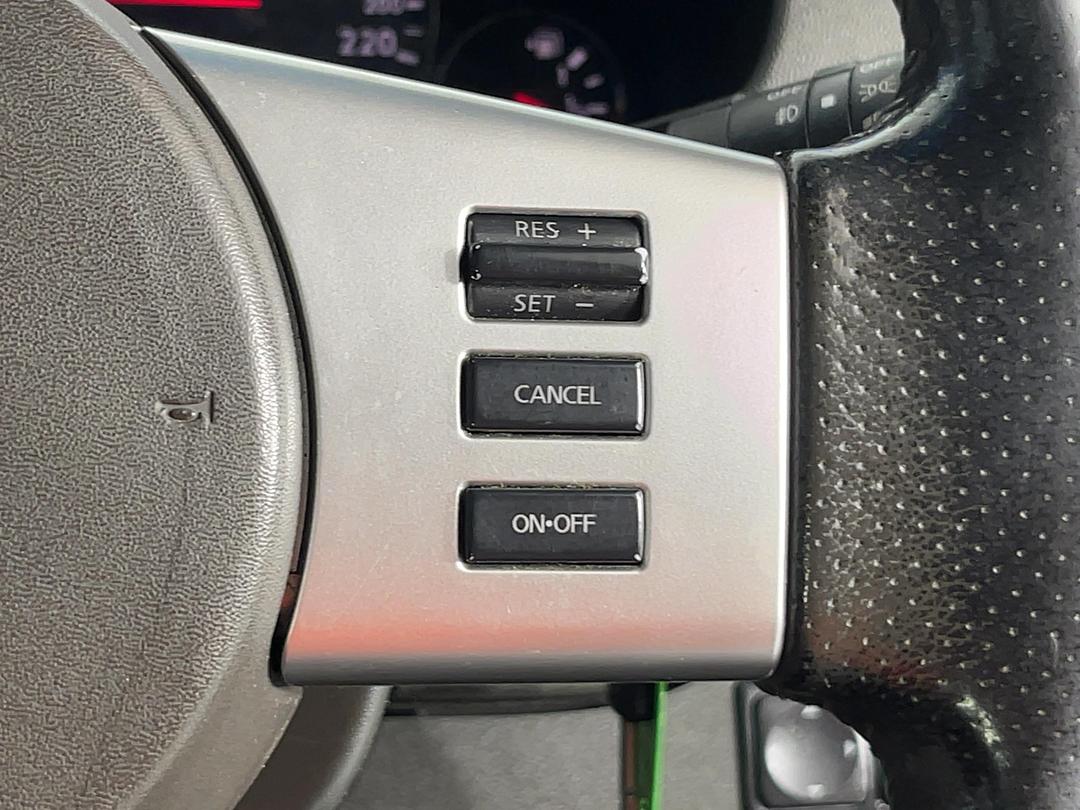 Photo '24' of Nissan Navara