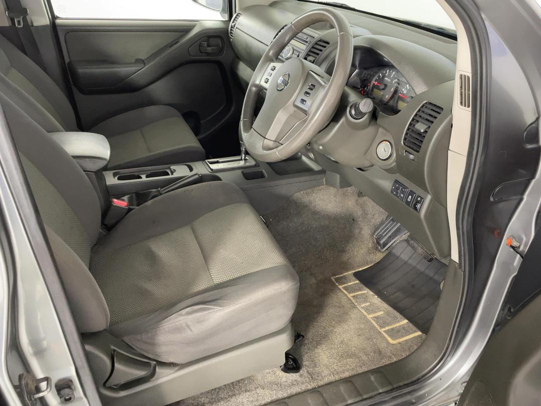 Photo '16' of Nissan Navara