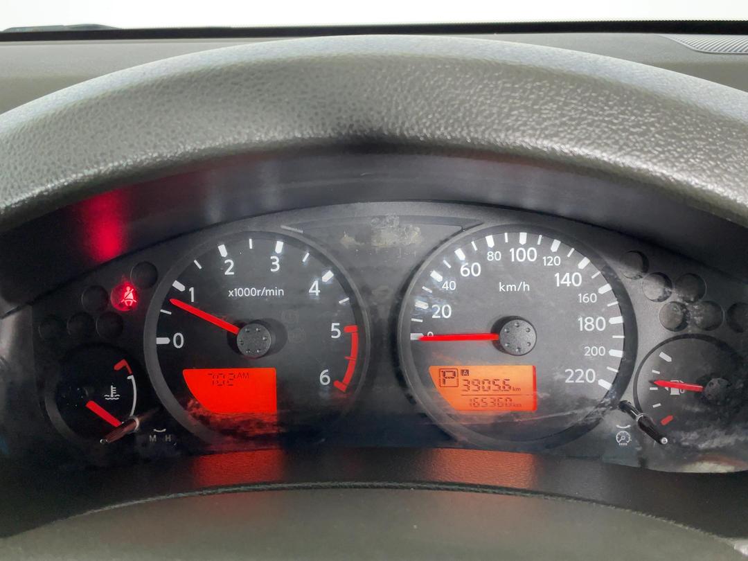 Photo '21' of Nissan Navara
