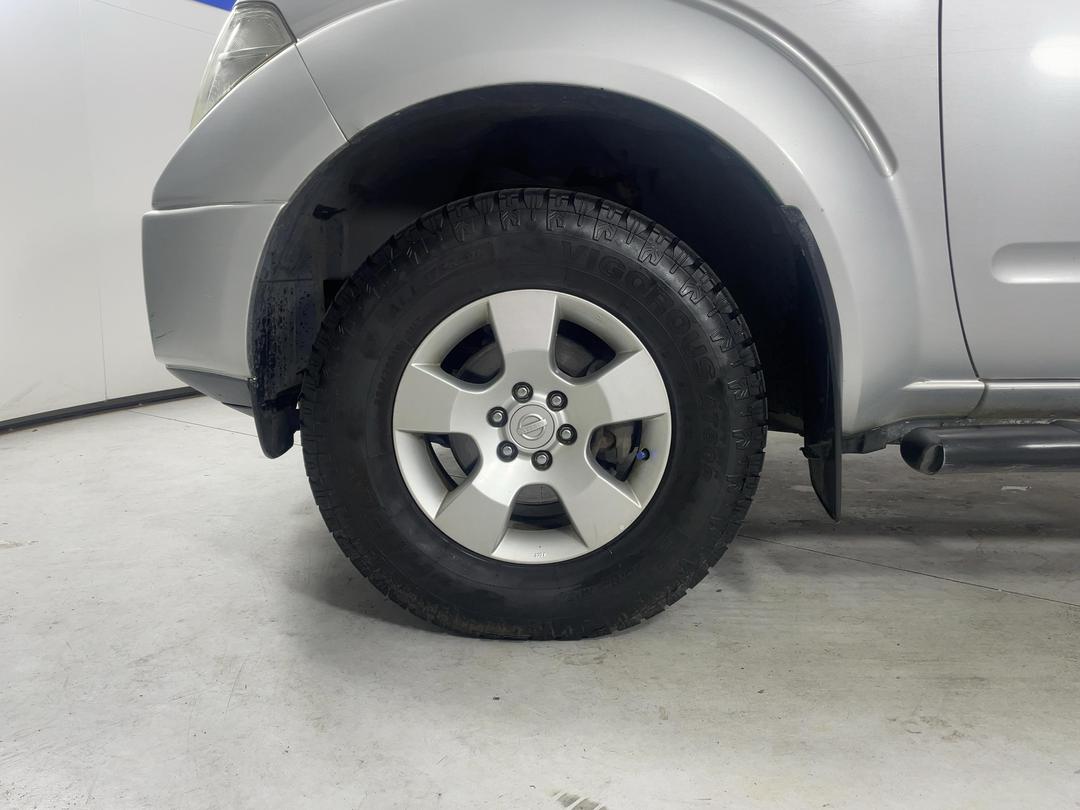 Photo '10' of Nissan Navara