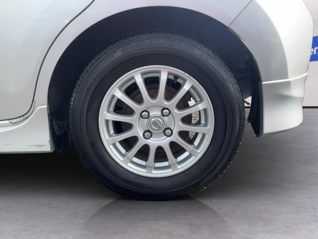 Photo '11' of Nissan Note