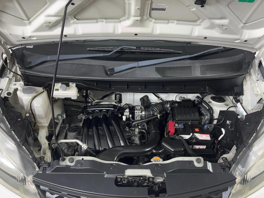 Photo '13' of Nissan NV200