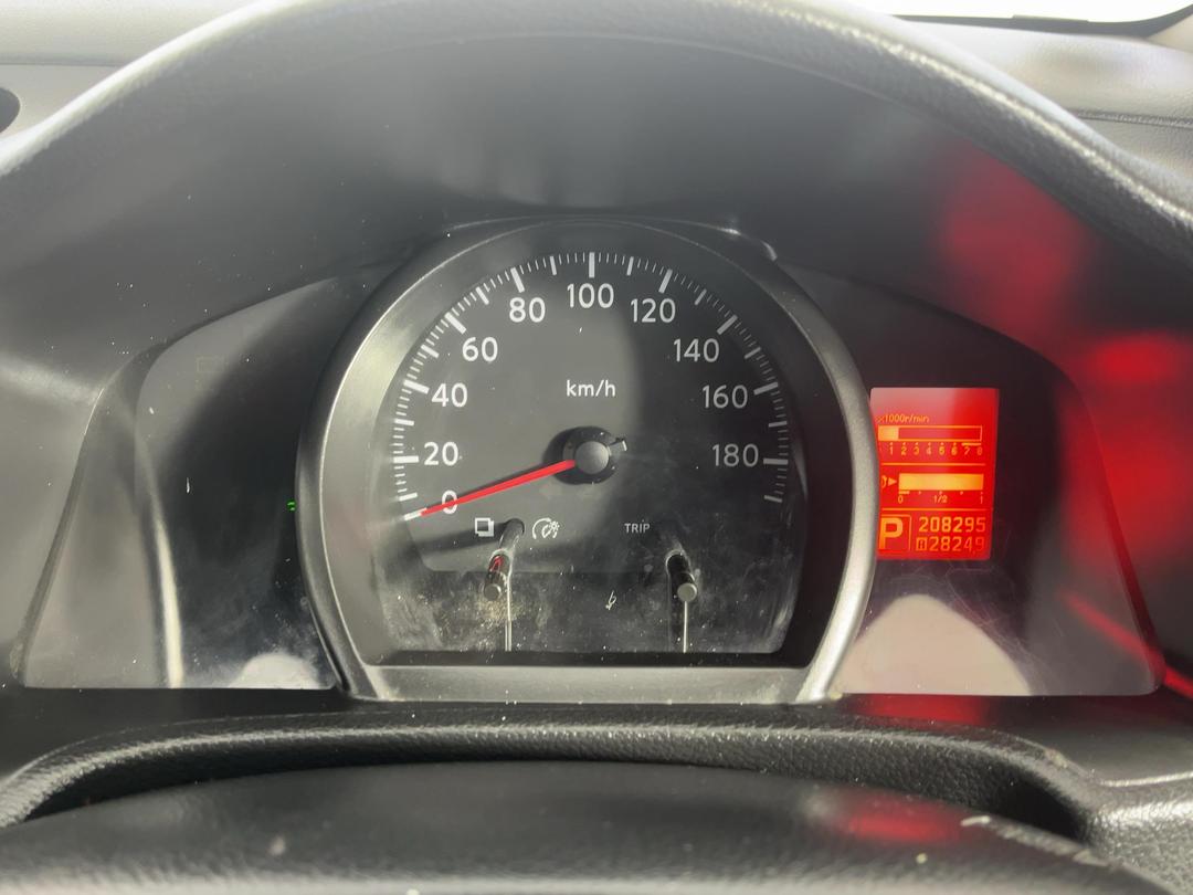 Photo '21' of Nissan NV200