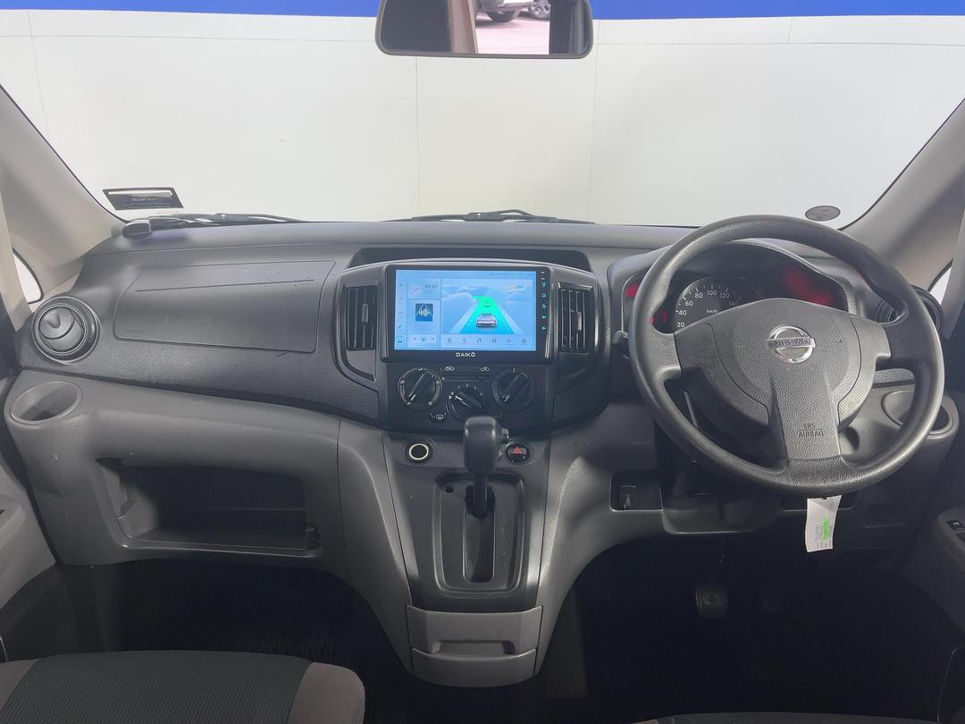 Photo '17' of Nissan NV200
