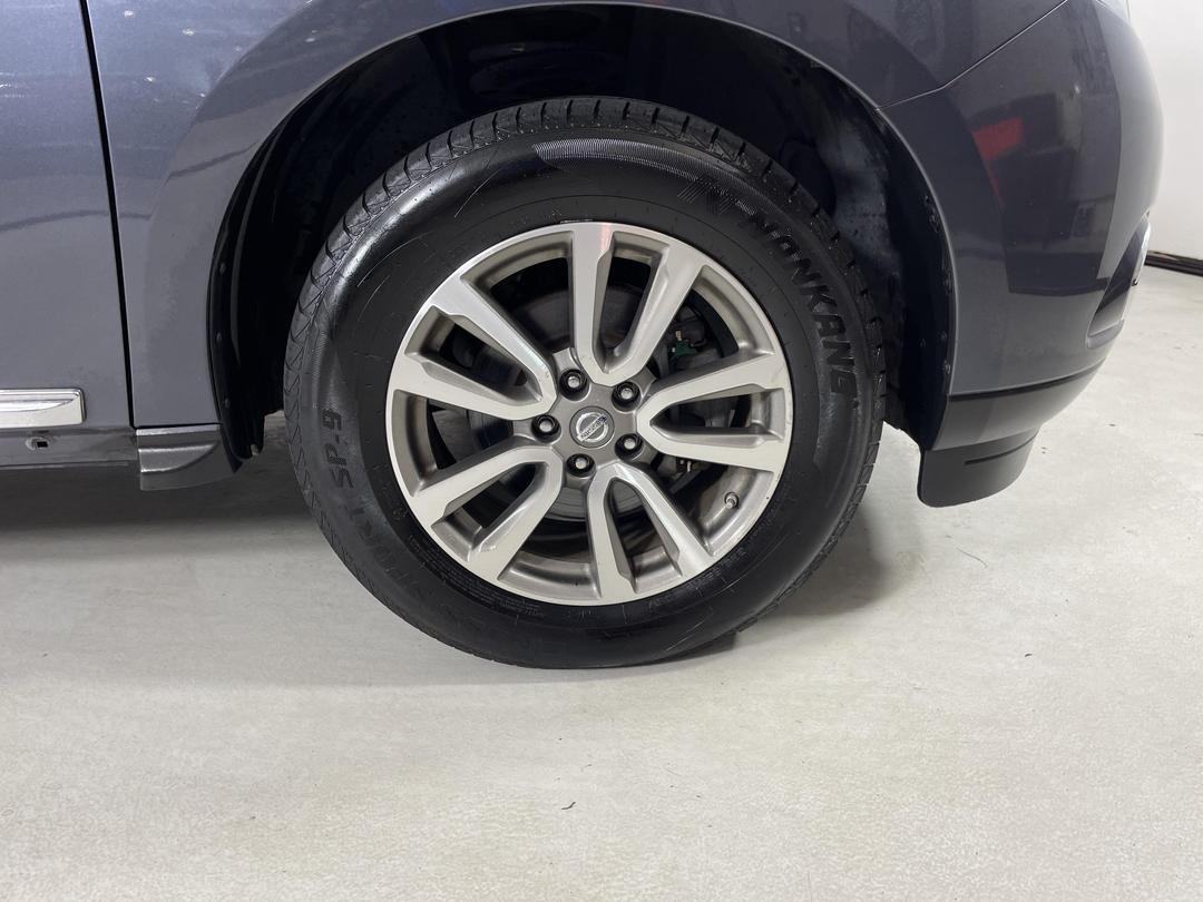 Photo '7' of Nissan Pathfinder TI