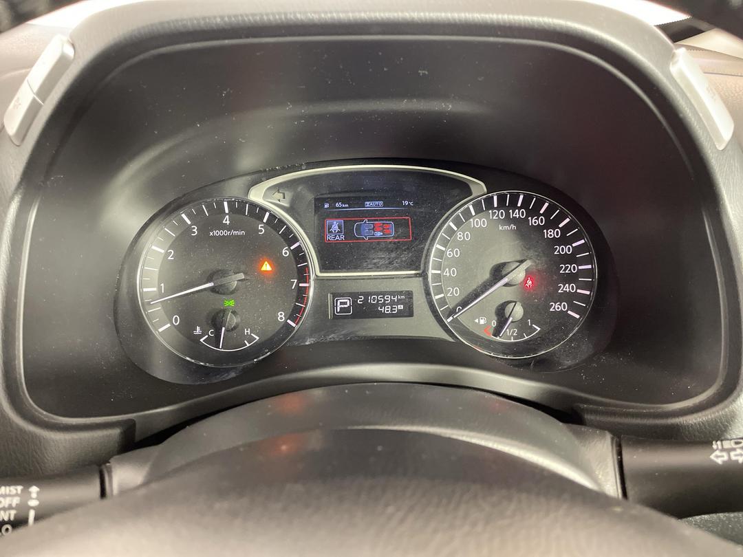 Photo '19' of Nissan Pathfinder TI