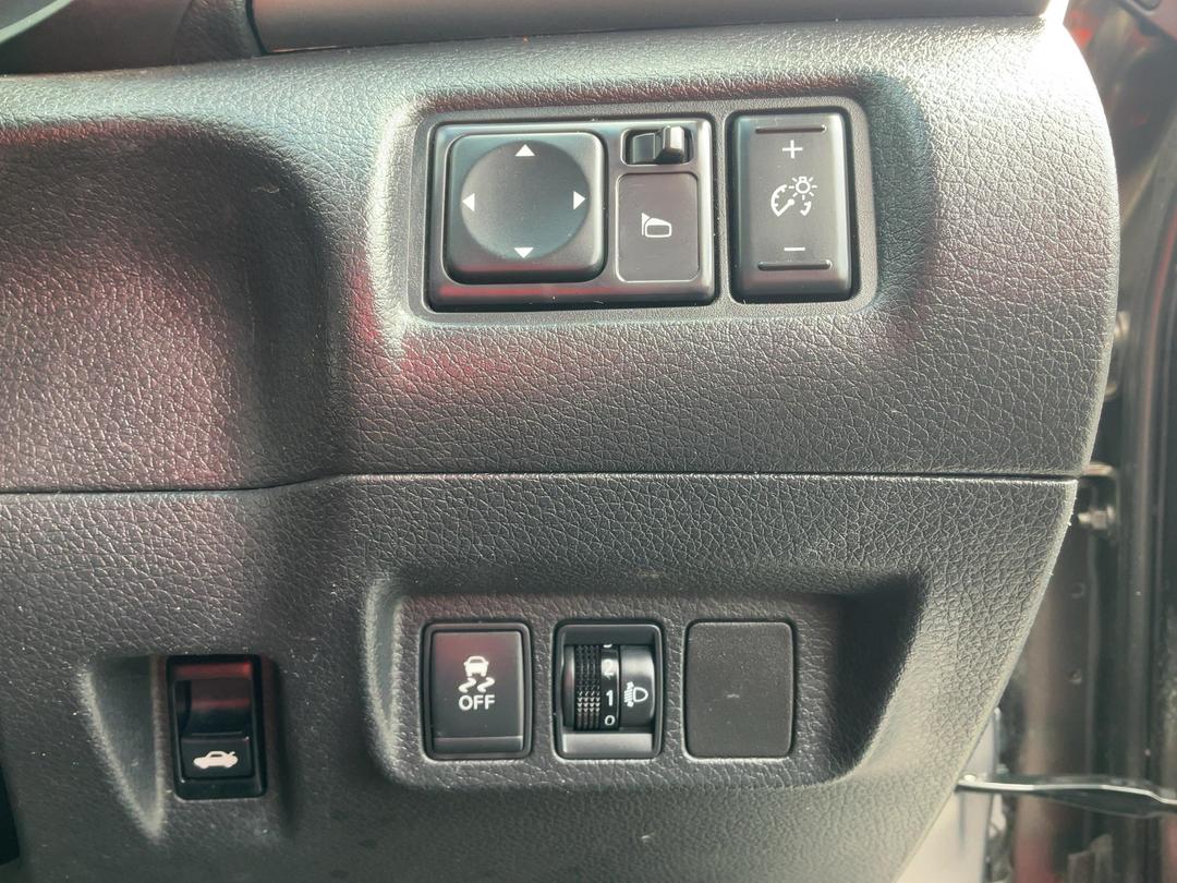 Photo '25' of Nissan Pulsar