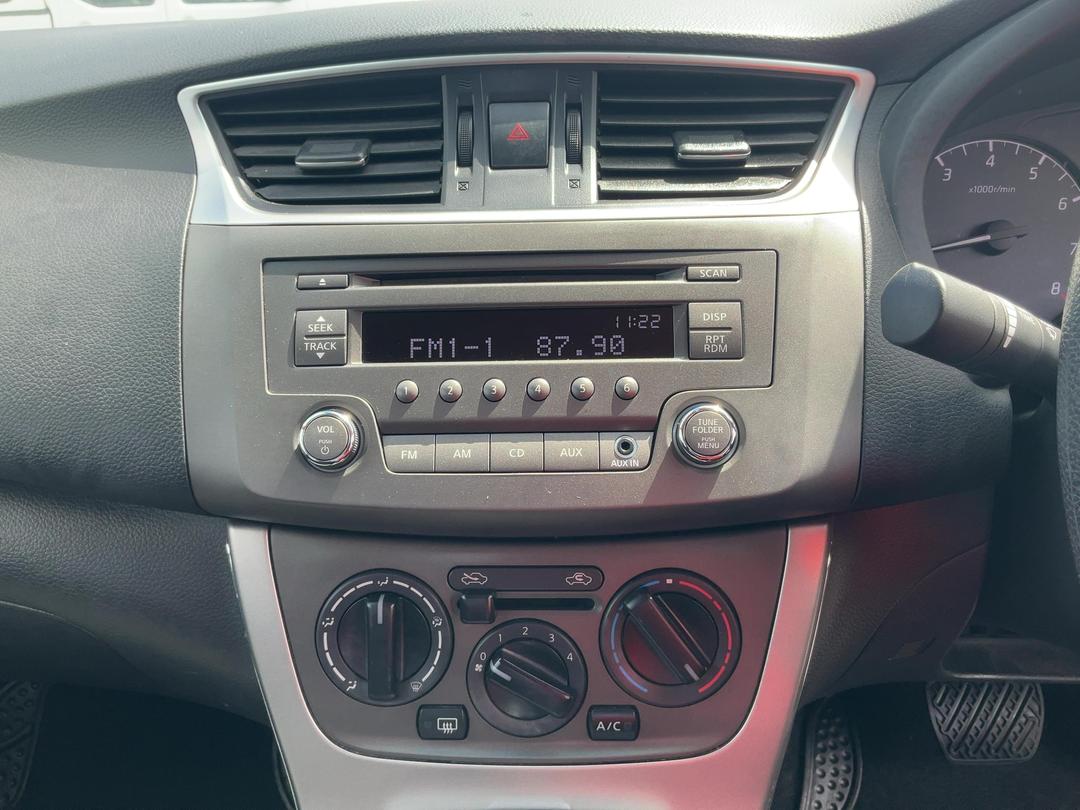 Photo '28' of Nissan Pulsar