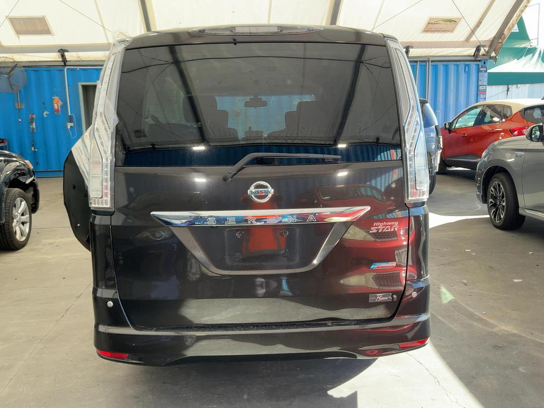 Photo '5' of Nissan Serena